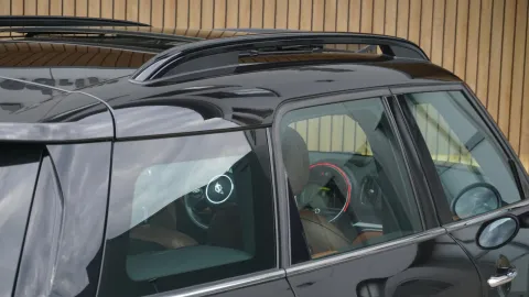 Car image 43