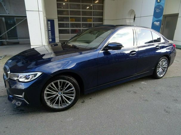 BMW 320d xDrive Luxury Line 140 kW image number 1