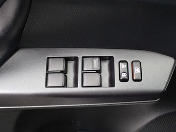 Car image 32