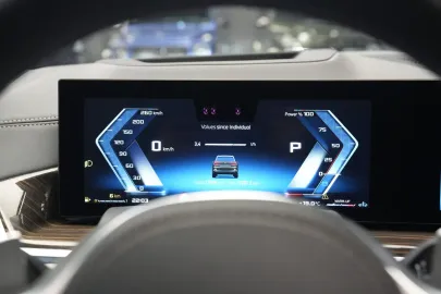 Car image 40