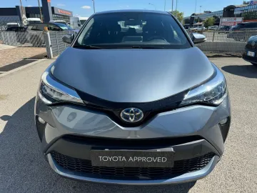 Car image 3