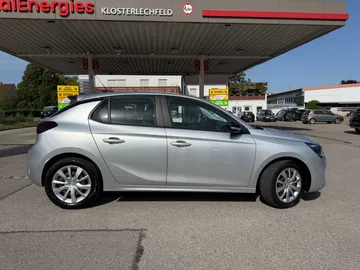 Car image 4