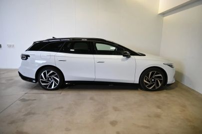 Car image 28