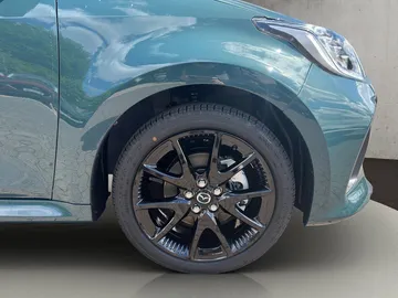 Car image 20