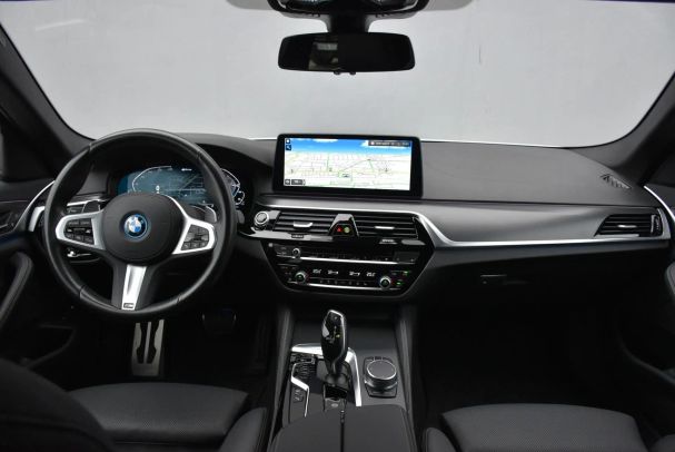 BMW 530 Touring xDrive 215 kW image number 13