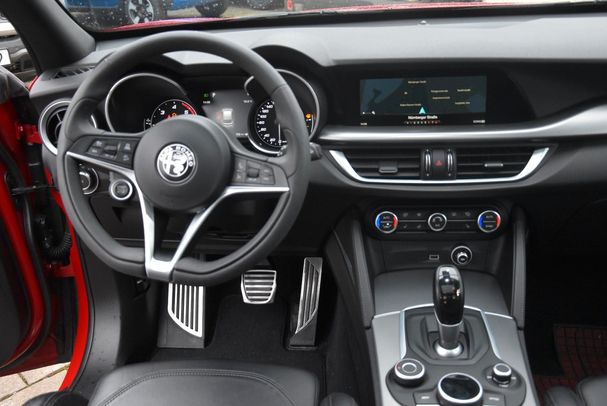 Alfa Romeo Stelvio AT8 Q4 B-Tech 154 kW image number 11