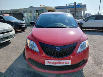 Car image 4