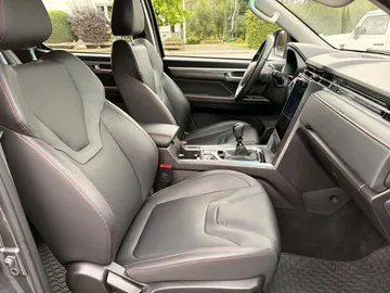 Car image 47