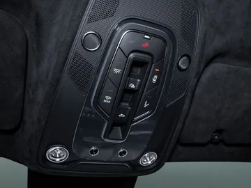 Car image 38