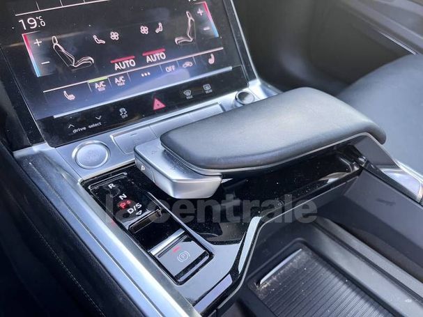 Audi e-tron 55 quattro 300 kW image number 9