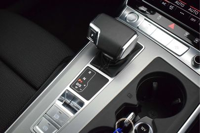 Car image 33