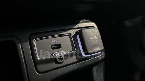 Car image 38