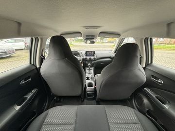 Car image 14