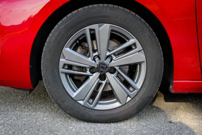 Car image 24