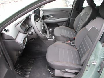 Car image 9