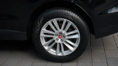 Car image 33