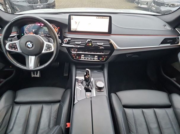 BMW 540i Touring M xDrive 245 kW image number 10