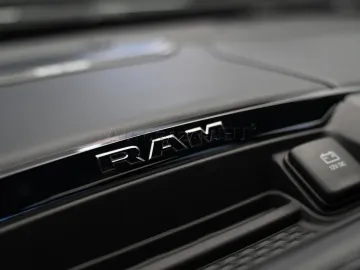 Car image 34