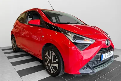 Car image 3