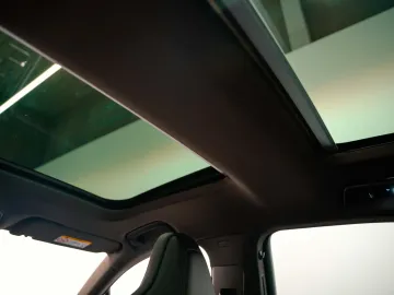 Car image 42
