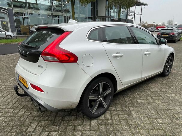 Volvo V40 T4 140 kW image number 8