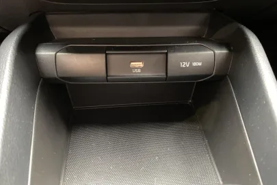 Car image 34