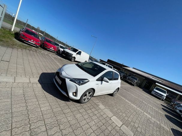 Toyota Yaris Hybrid 74 kW image number 15