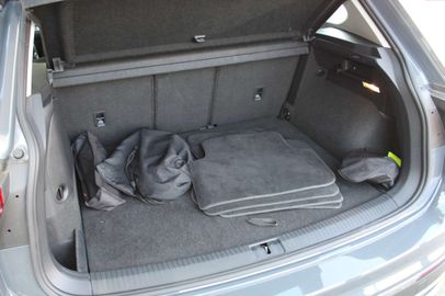 Car image 36