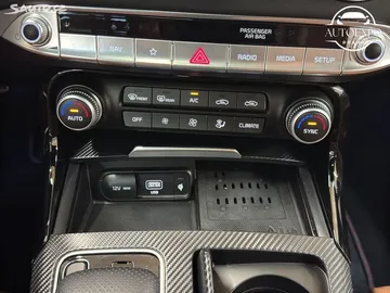 Car image 29