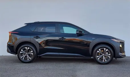 Car image 3
