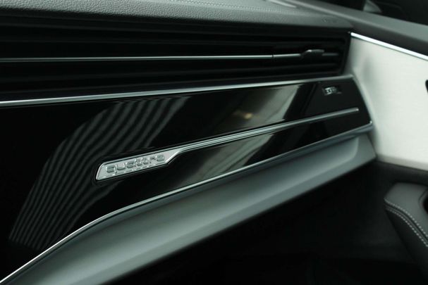 Audi Q8 55 TFSIe quattro 290 kW image number 49