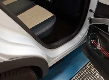 Car image 18
