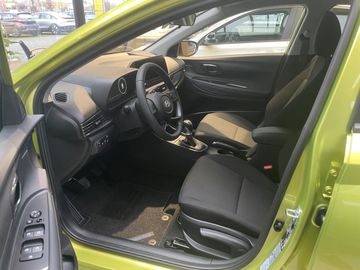 Car image 9