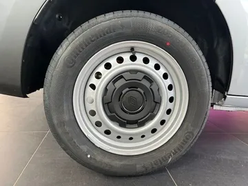 Car image 48