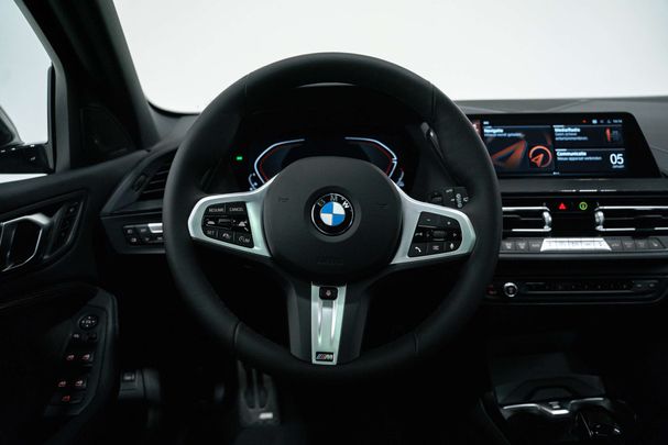 BMW 118i 100 kW image number 12