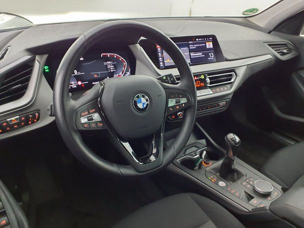 BMW 118i 100 kW image number 11