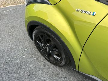 Car image 7