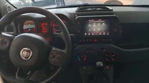 Car image 13