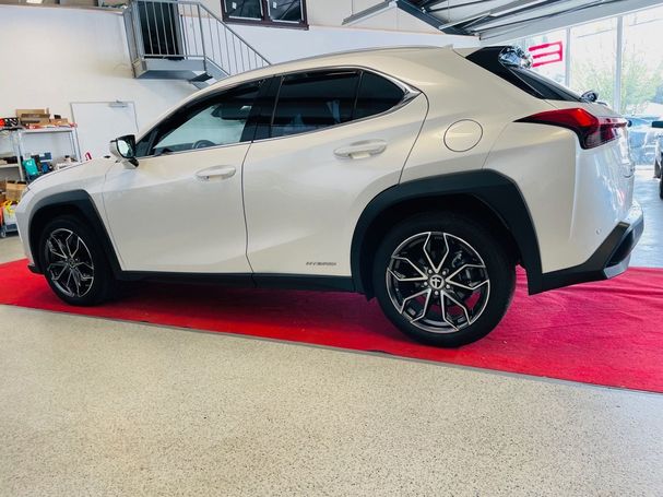 Lexus UX 250h 135 kW image number 8