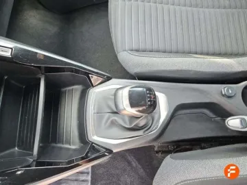 Car image 27