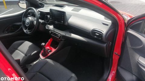 Car image 10