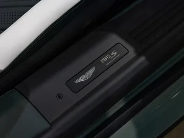 Car image 31