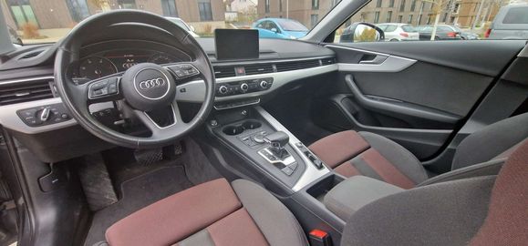 Car image 14