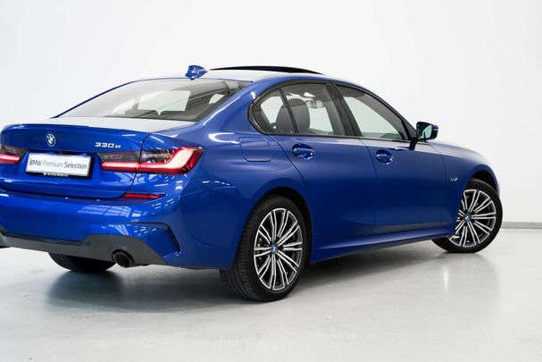 BMW 330e M Sport 215 kW image number 11