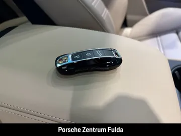 Car image 35