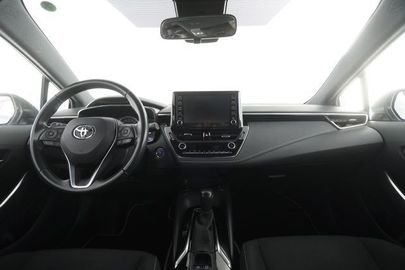 Car image 11