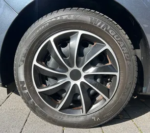 Car image 36