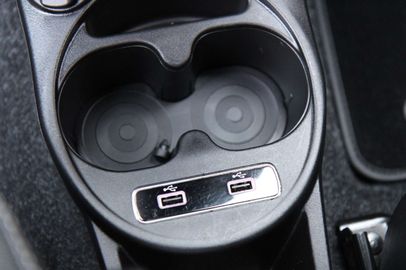 Car image 32