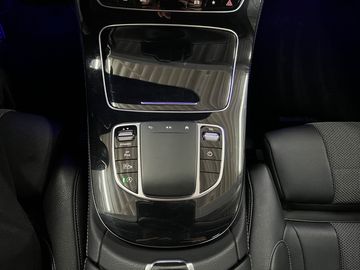 Car image 32