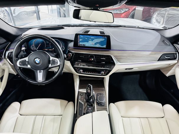 BMW 530d Touring xDrive 195 kW image number 13